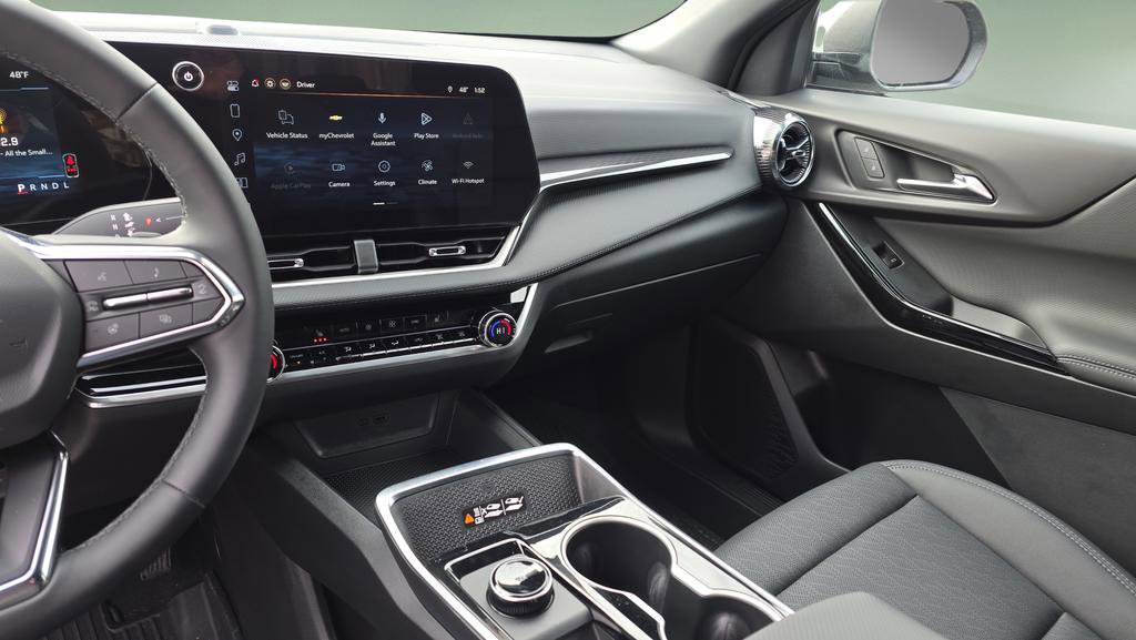 Used 2026 Chevrolet Equinox LT w/ Convenience Package II image 23