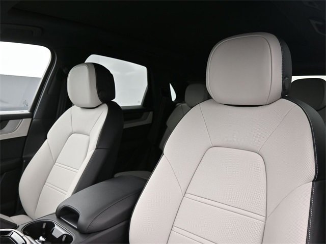 New 2025 Porsche Cayenne E-Hybrid image 5