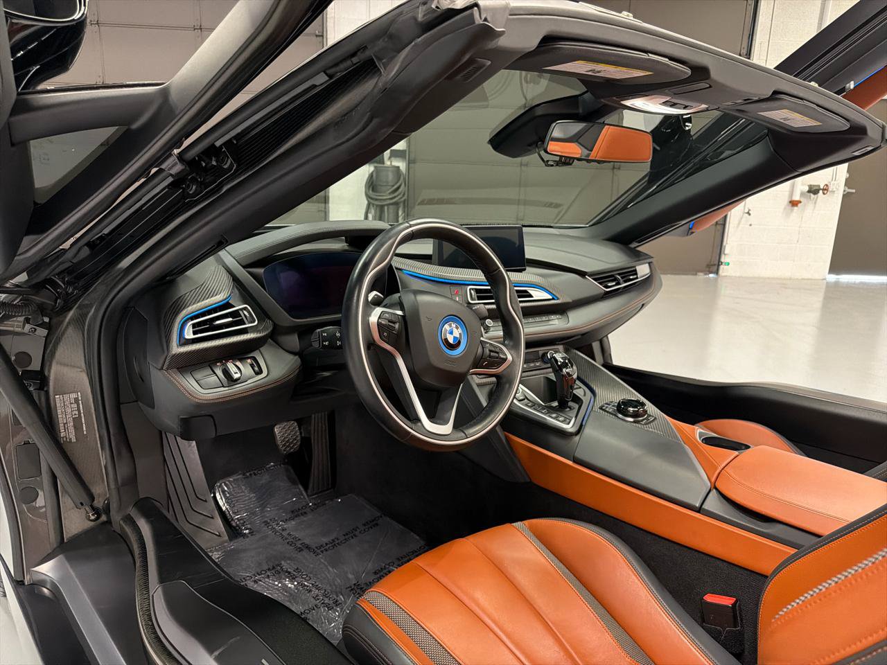 Used 2019 BMW i8 Roadster AWD/4WD image 18