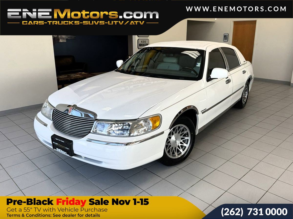 Used 2002 Lincoln Town Car Signature