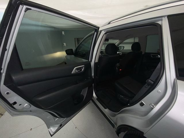 Used 2019 Nissan Pathfinder S image 21