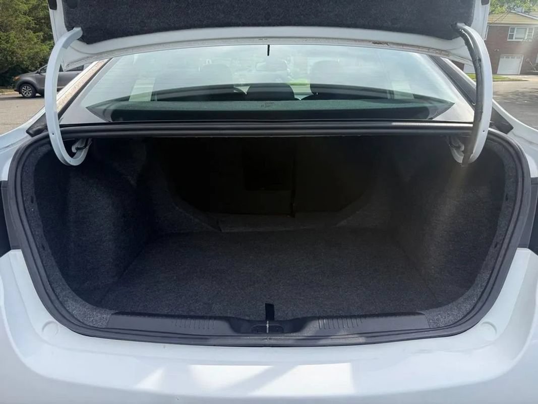 Used 2015 Dodge Dart SXT FWD image 9