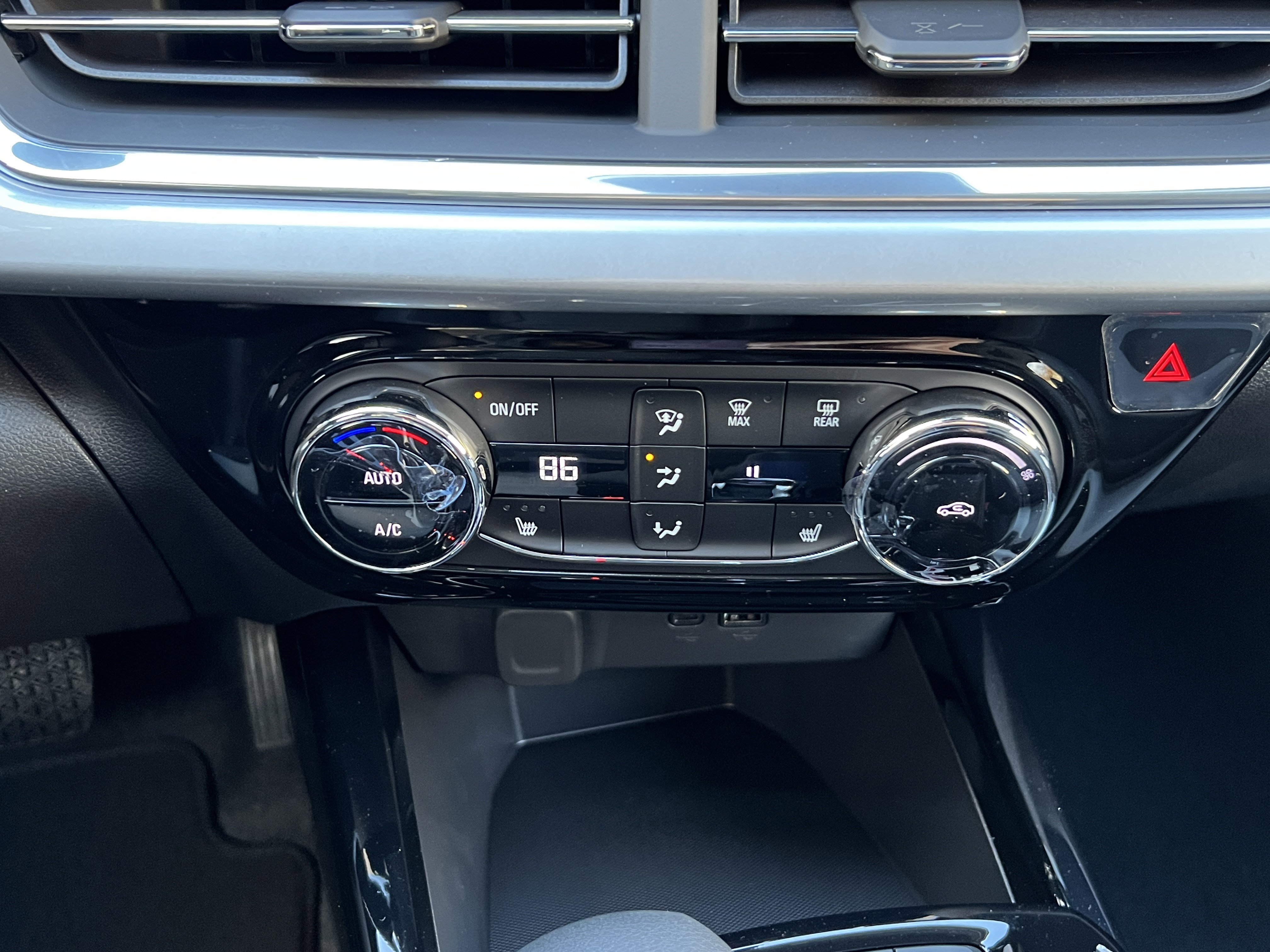 New 2026 Chevrolet Trax LT w/ Driver Confidence Package image 29