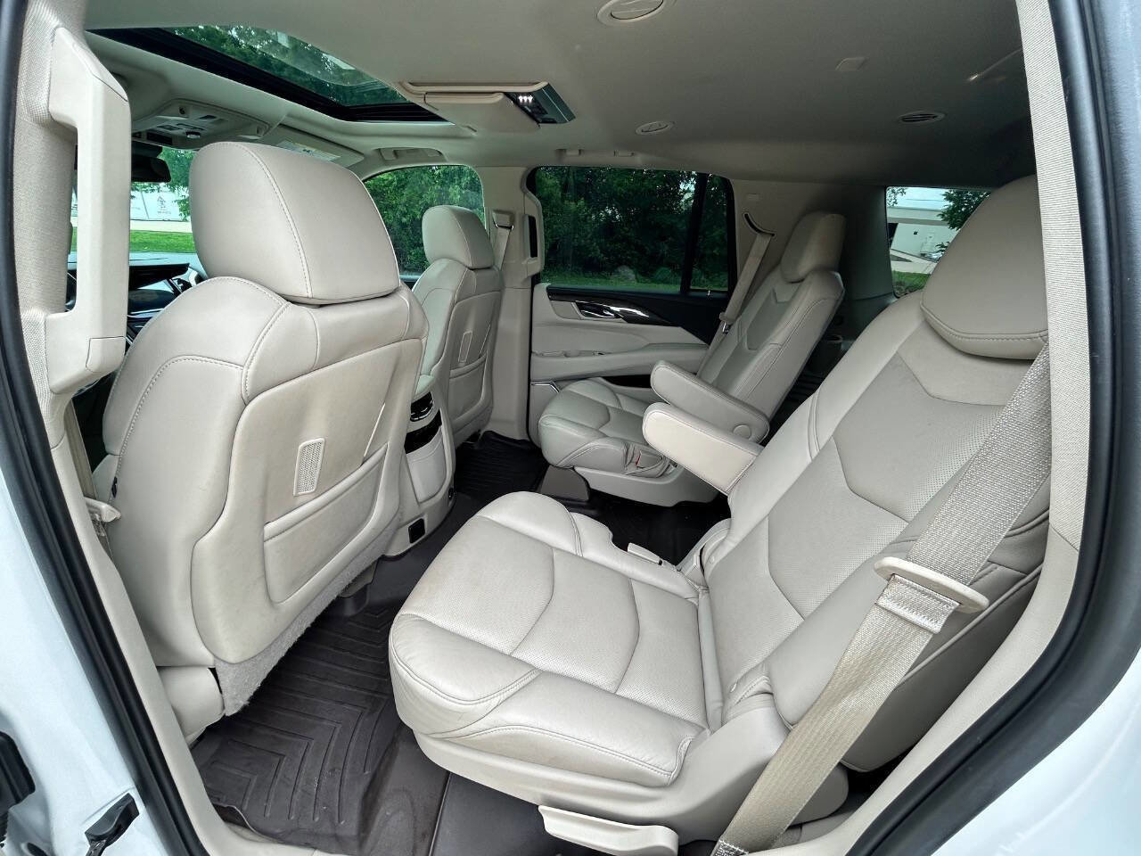 Used 2020 Cadillac Escalade Premium Luxury image 13