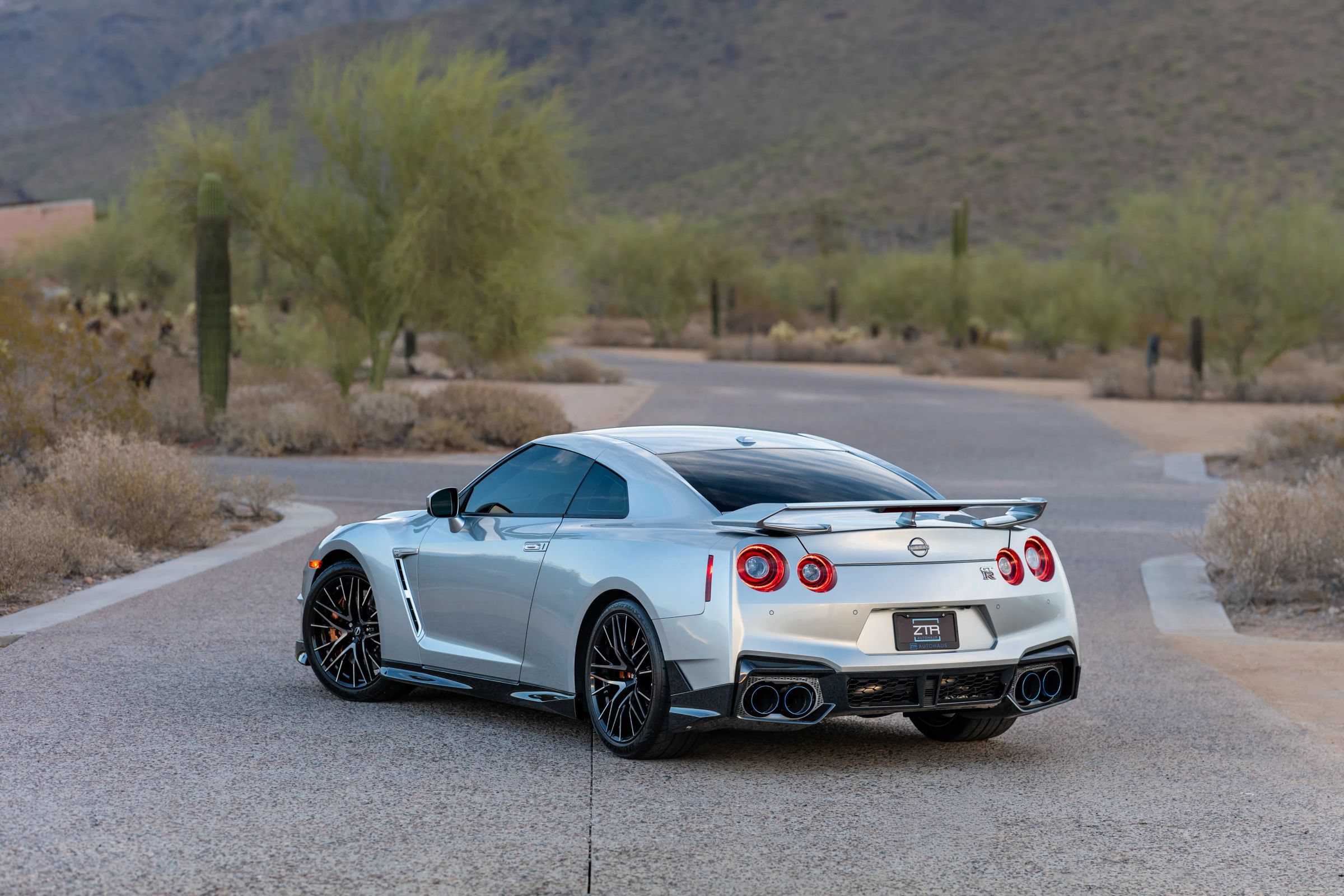 Used 2024 Nissan GT-R Premium w/ Floor Mat Package AWD/4WD image 20