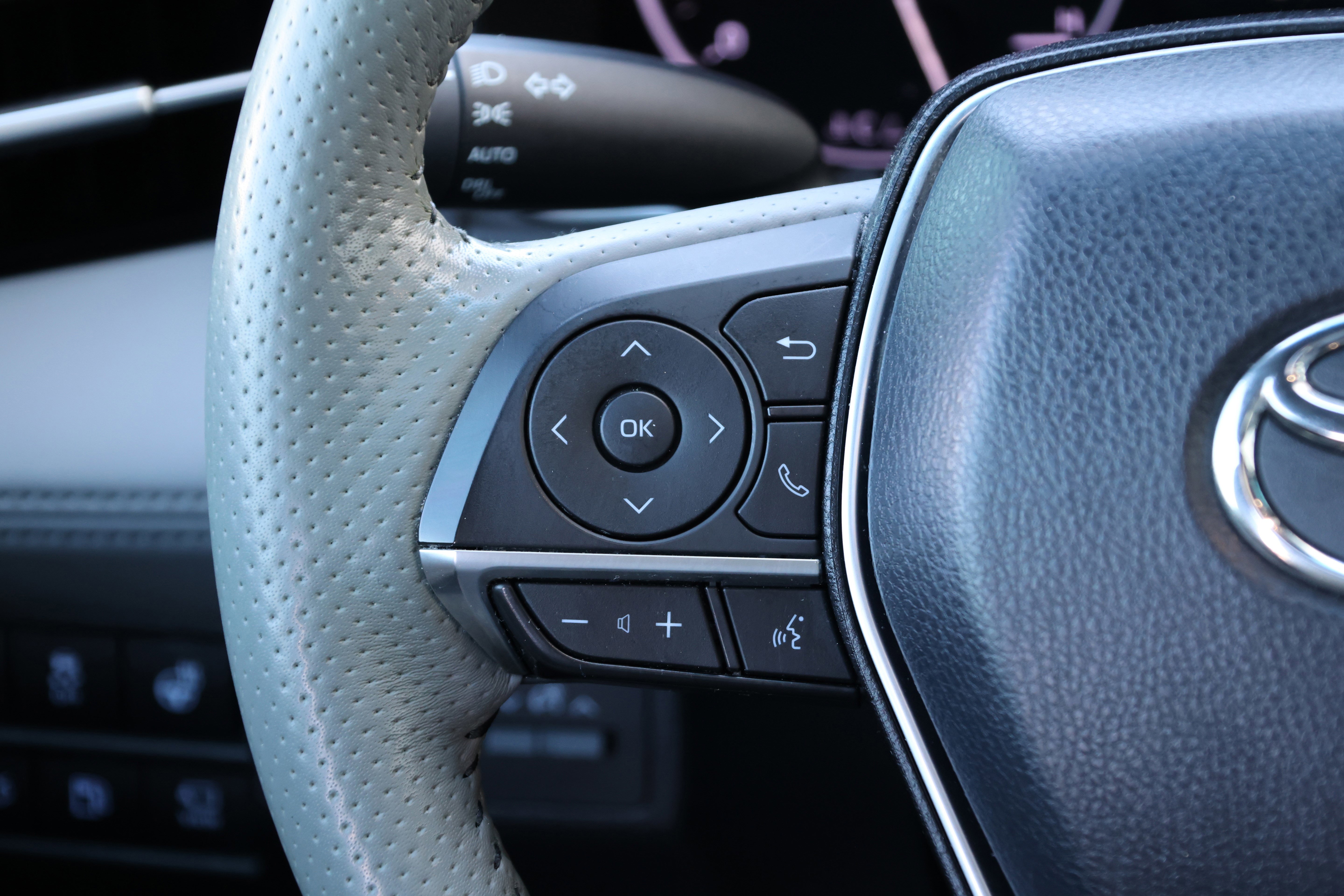 Used 2019 Toyota Avalon Limited w/ Advanced Safety Package image 19