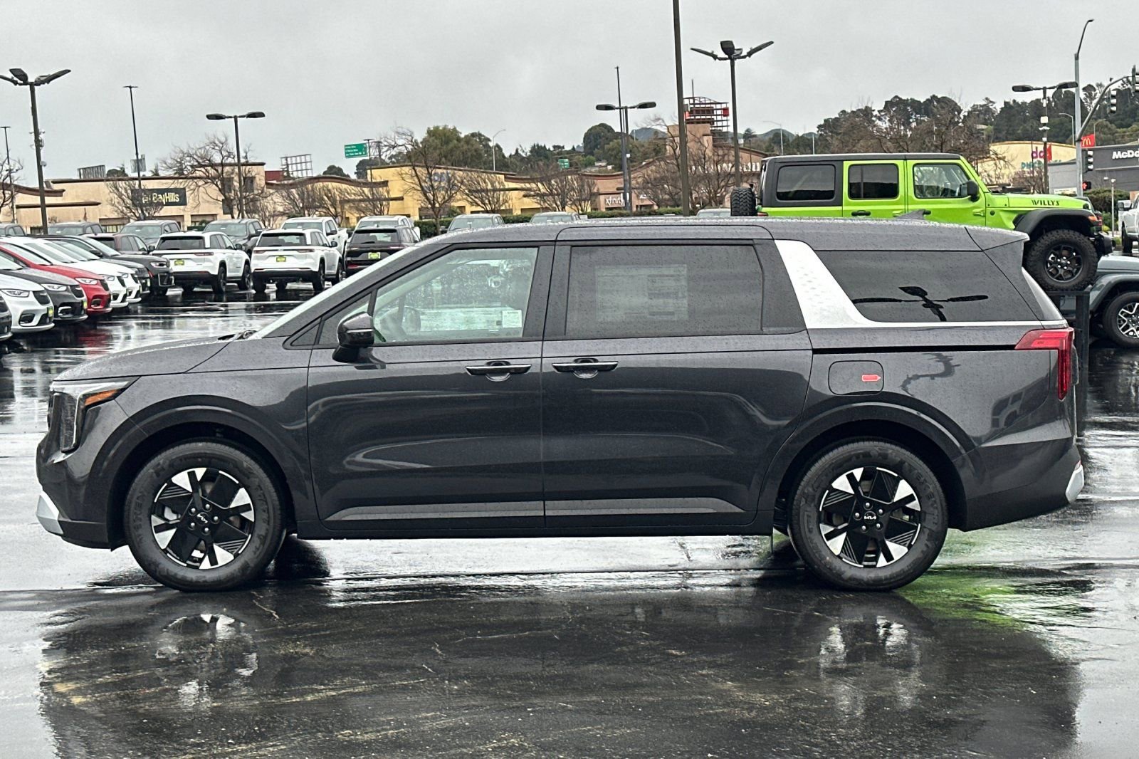 New 2026 Kia Carnival LXS image 7