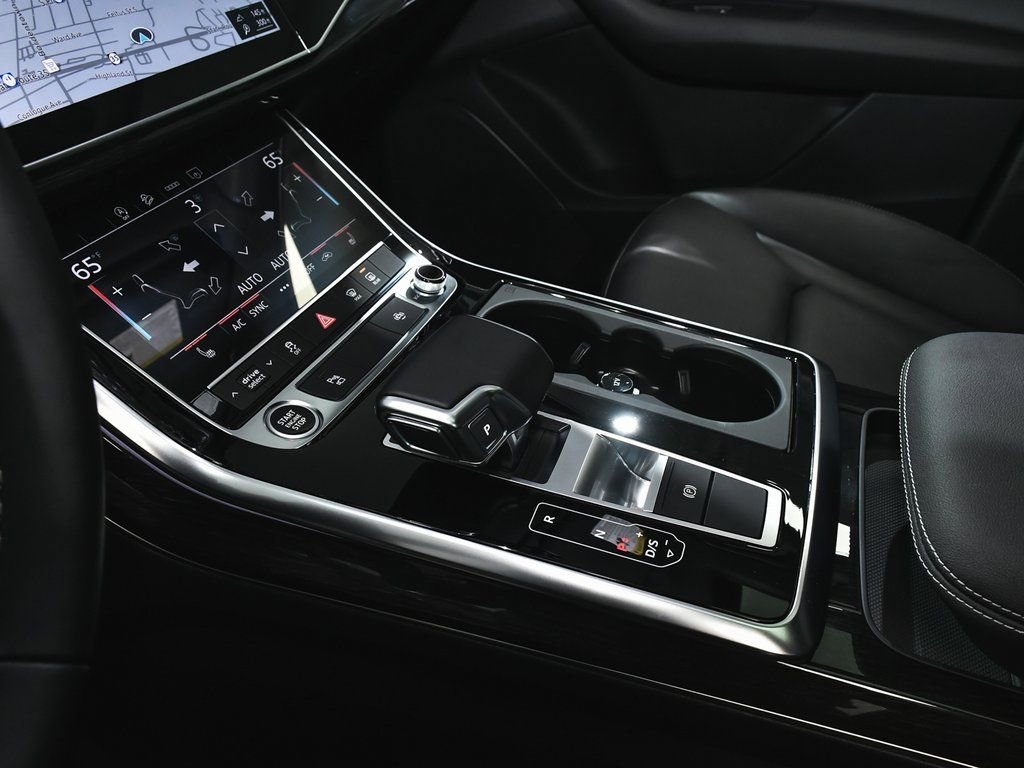 Used 2025 Audi Q7 3.0T Premium w/ Convenience Package image 52