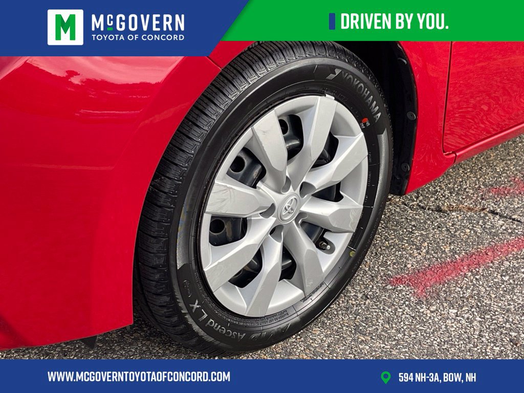 Used 2015 Toyota Corolla LE FWD image 9