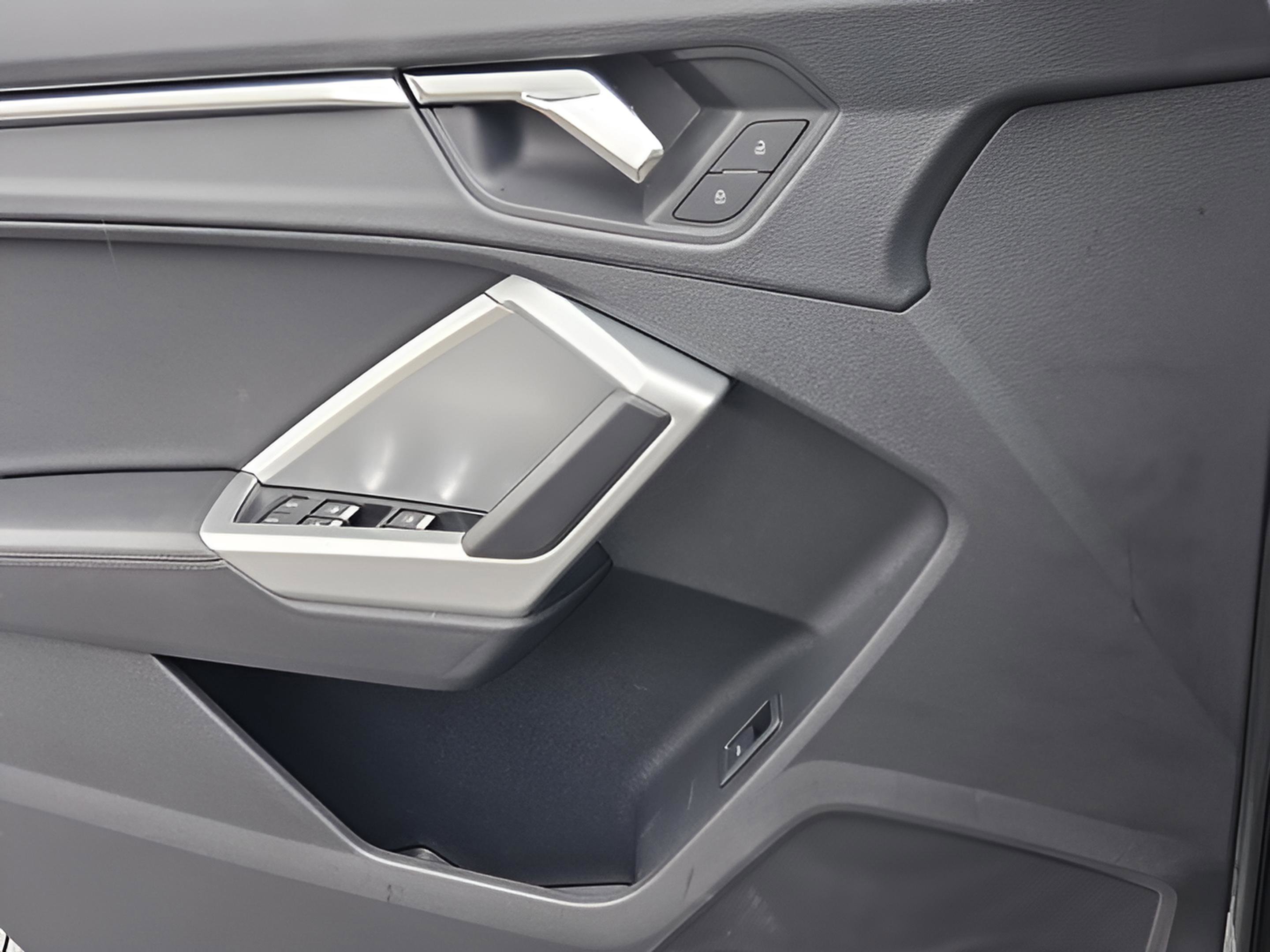 Used 2020 Audi Q3 2.0T Premium w/ Convenience Package image 28