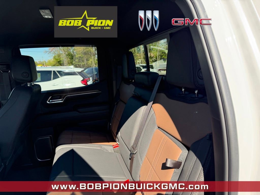Used 2024 Chevrolet Silverado 1500 High Country w/ Technology Package AWD/4WD image 8