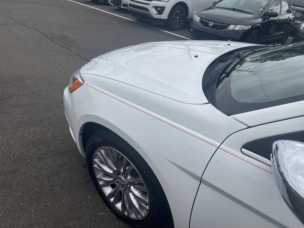 Used 2011 Chrysler 200 Limited FWD image 32