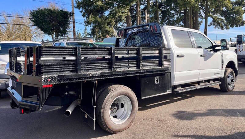 Used 2024 Ford F350 XLT AWD/4WD image 3