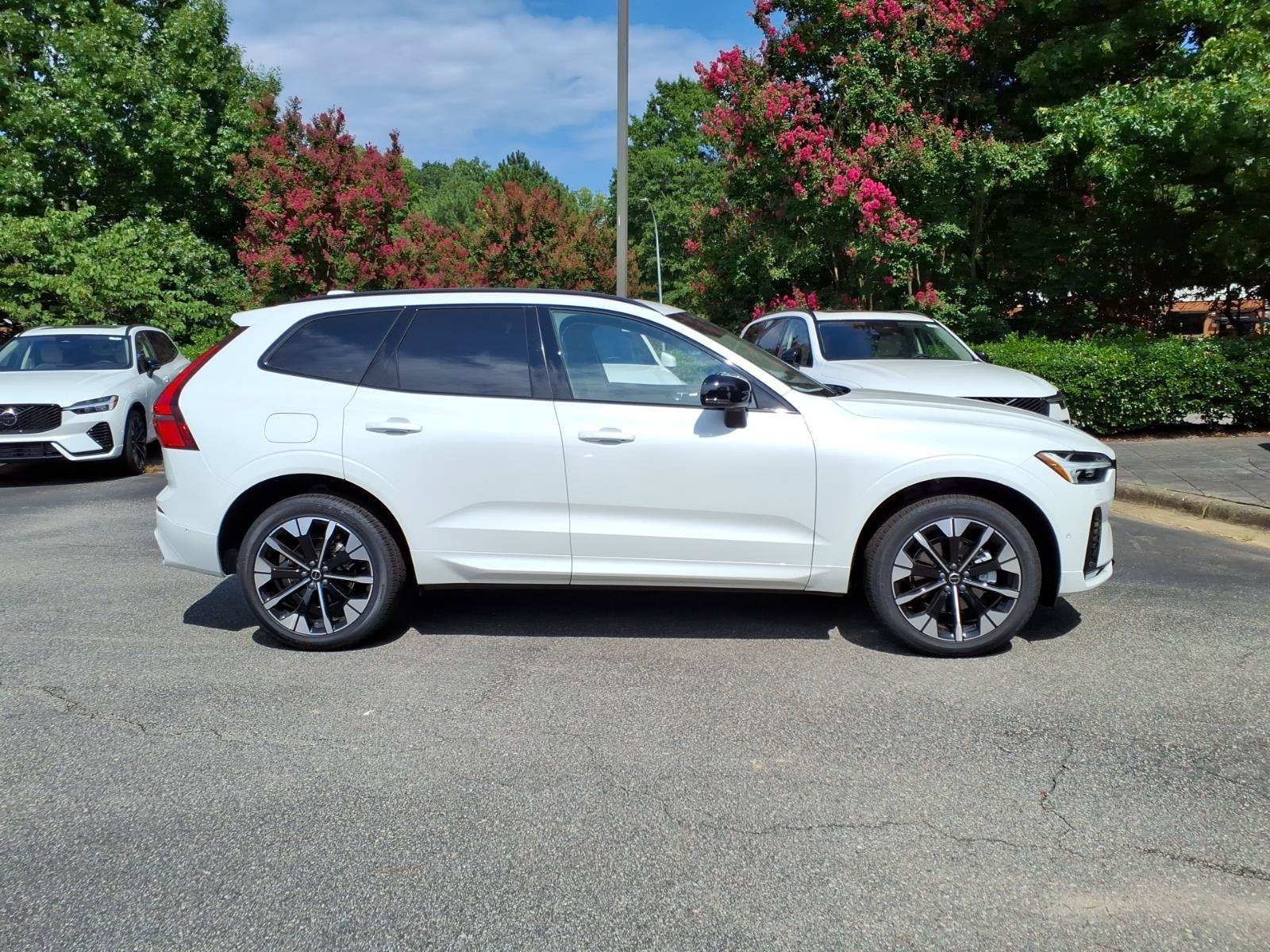 New 2026 Volvo XC60 T8 Plus w/ Protection Package Premier AWD/4WD image 3