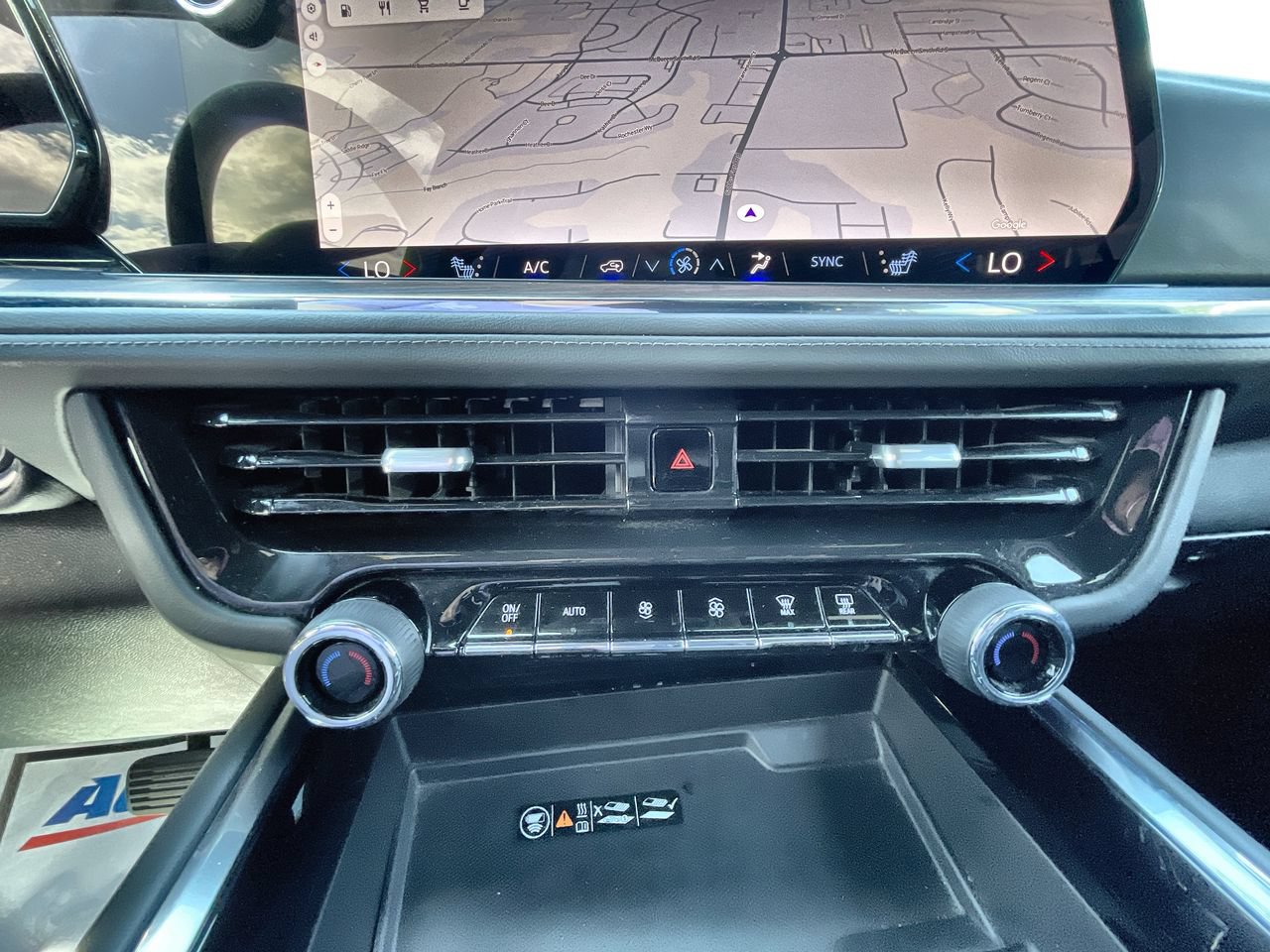 Used 2025 Chevrolet Tahoe LT RWD image 18