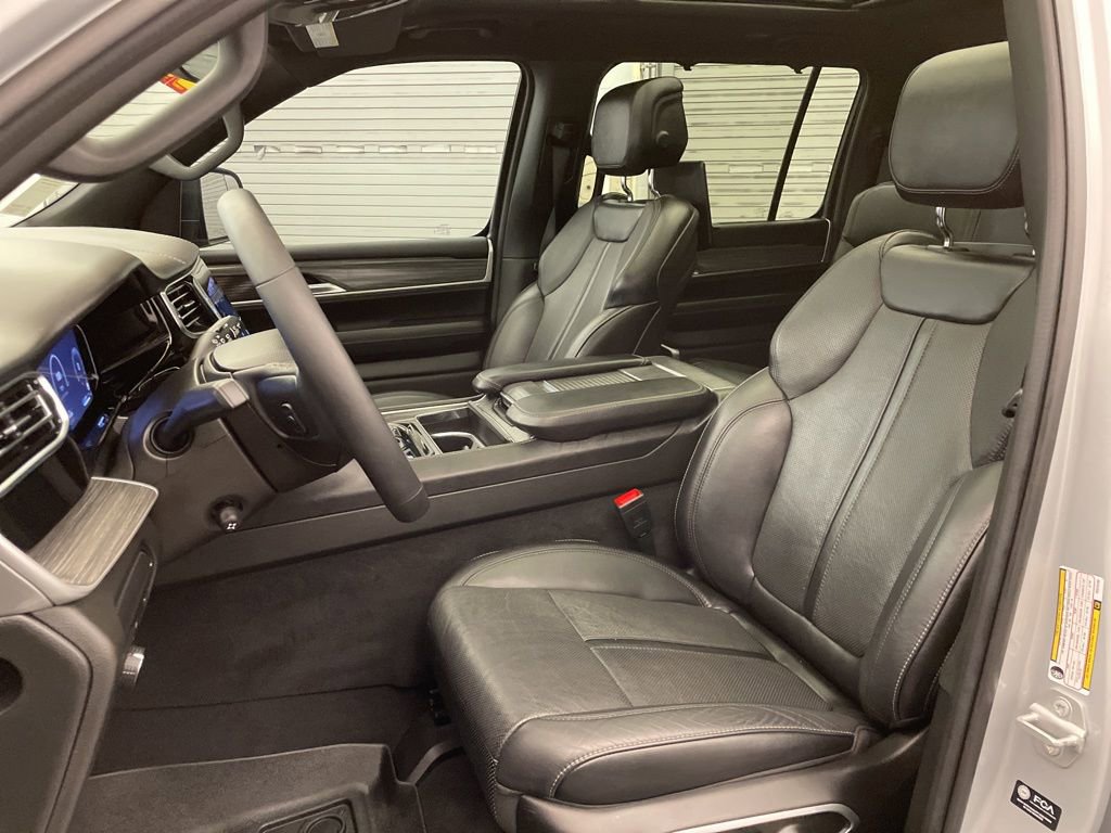 Certified 2023 Jeep Wagoneer Series III w/ Premium Group I AWD/4WD image 20