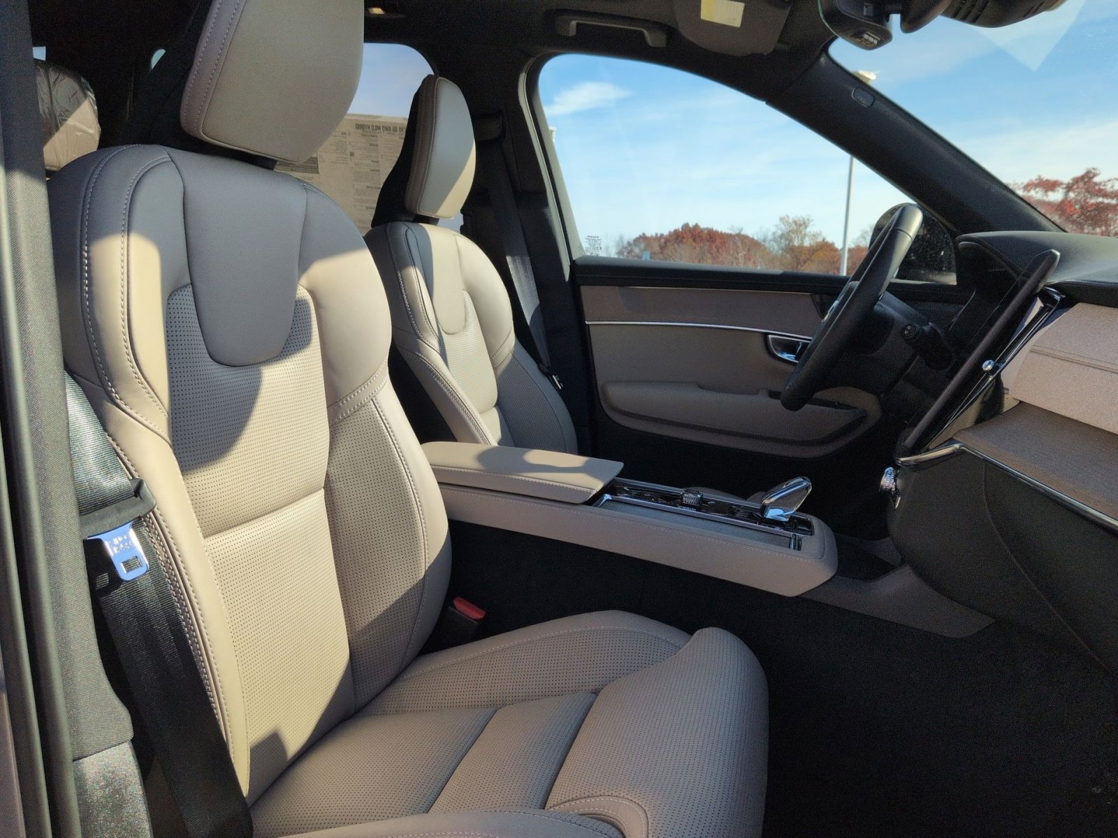 New 2026 Volvo XC90 B6 Ultra w/ Protection Package Premier image 28