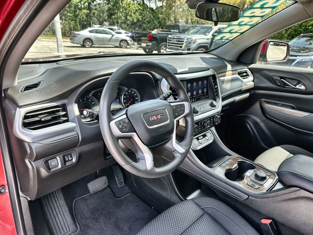 Certified 2023 GMC Acadia SLE w/ Driver Convenience Package image 10