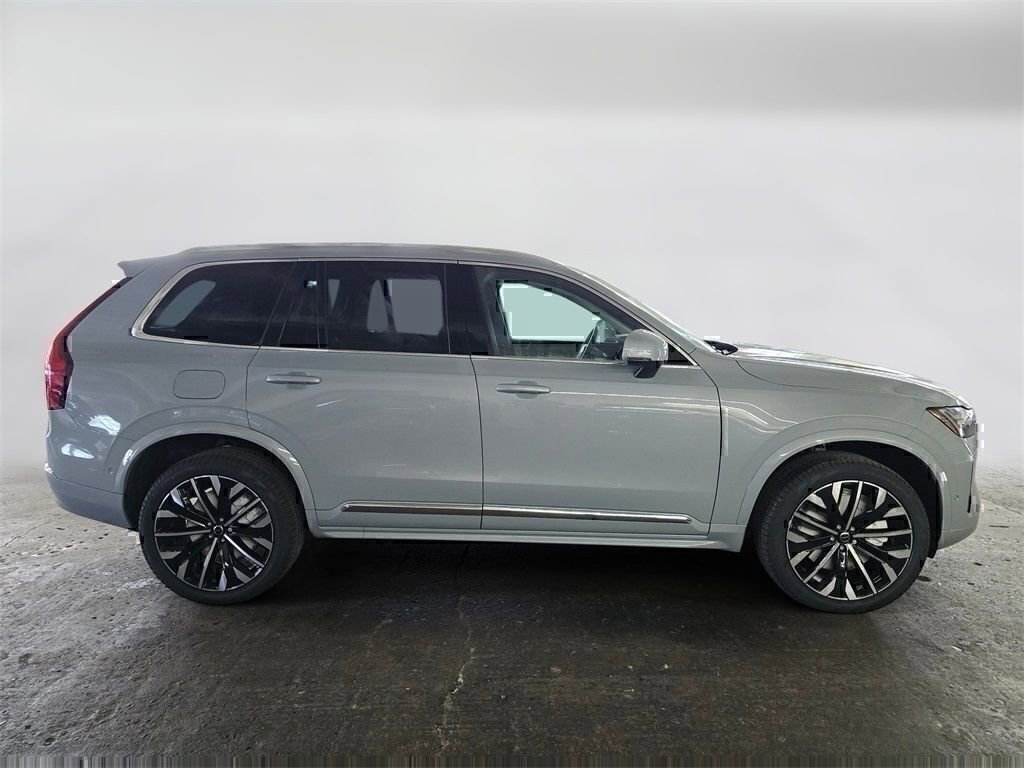 New 2026 Volvo XC90 T8 Plus image 4
