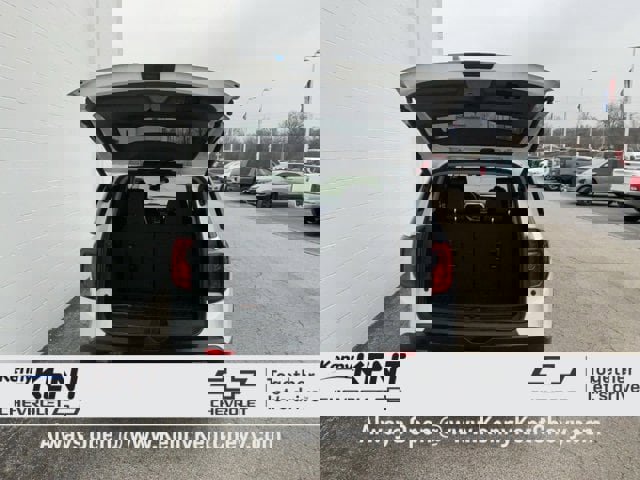 Certified 2023 GMC Acadia SLE w/ Driver Convenience Package image 7