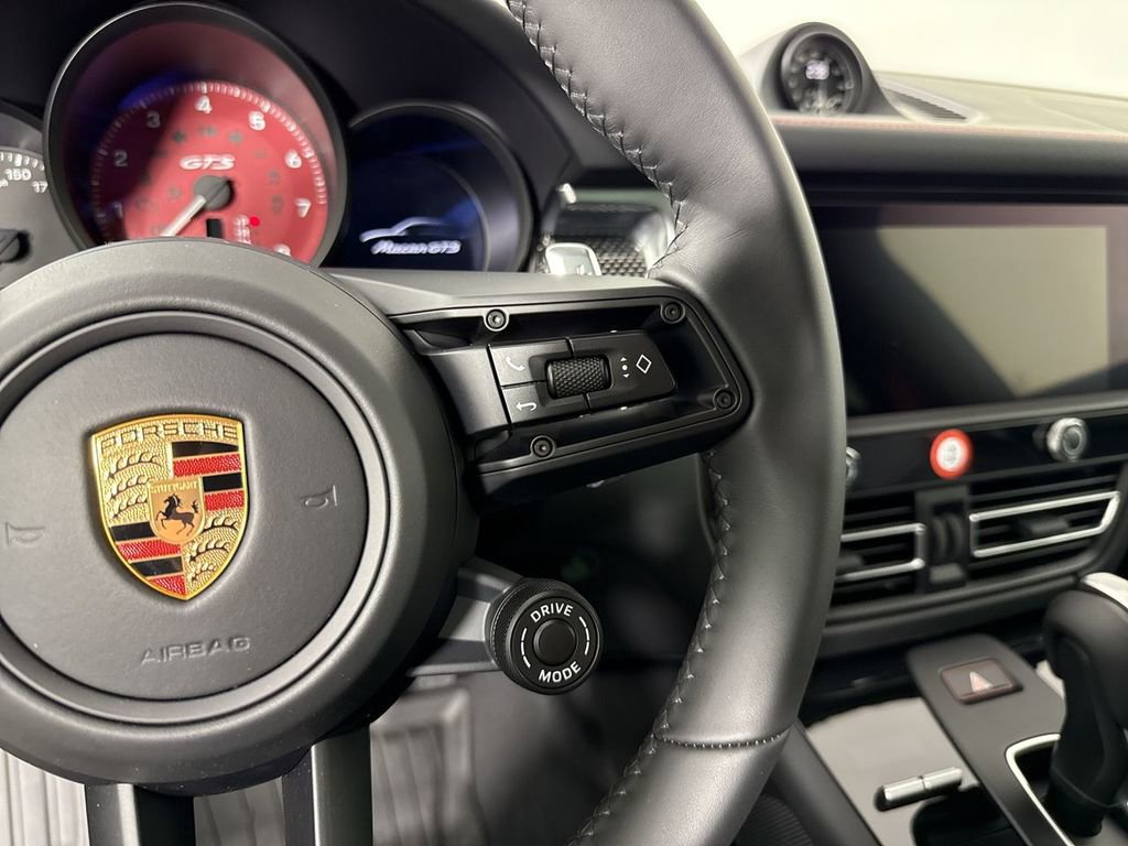 New 2026 Porsche Macan GTS AWD/4WD image 39