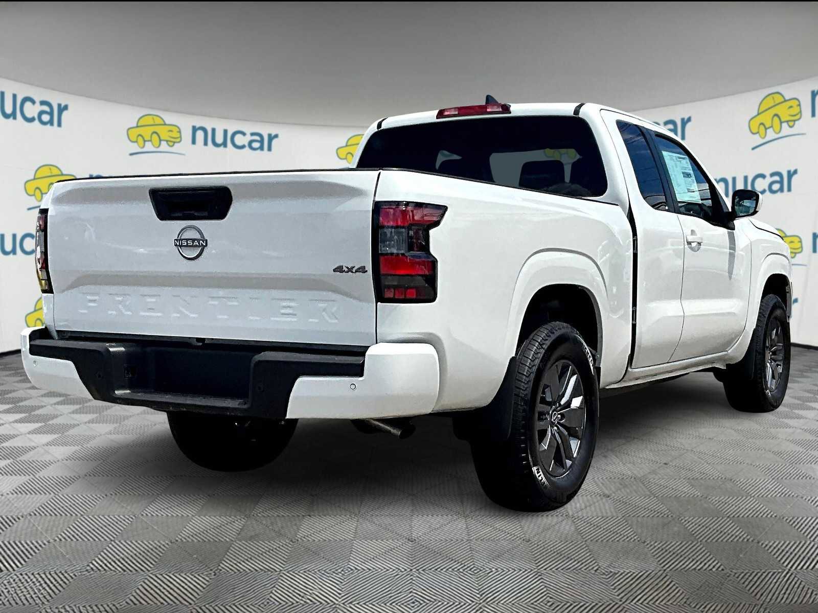 Used 2025 Nissan Frontier SV image 6