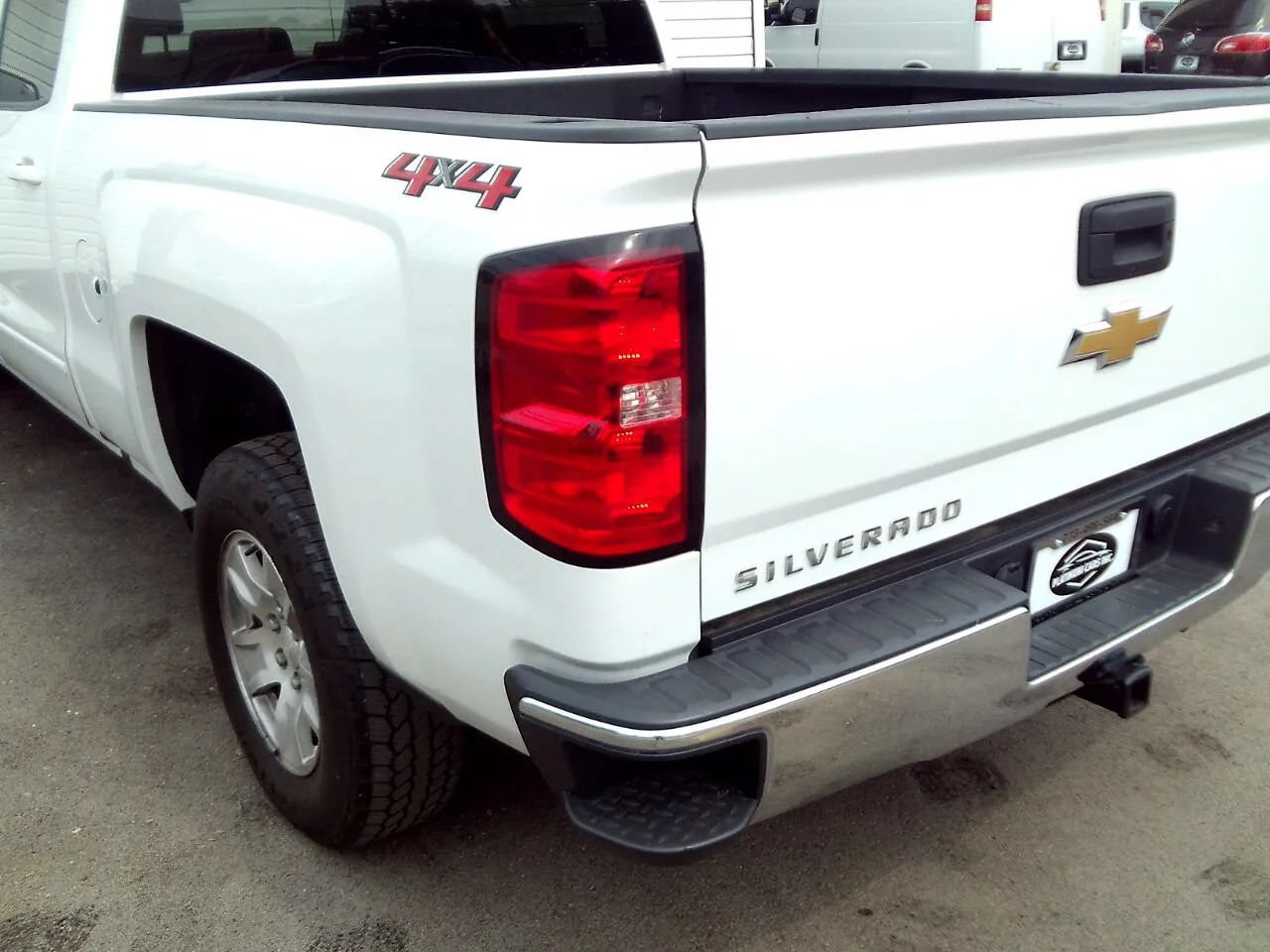 Used 2018 Chevrolet Silverado 1500 LT w/ Trailering Package AWD/4WD image 4