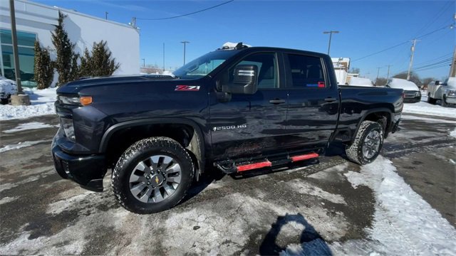 Used 2024 Chevrolet Silverado 2500 Custom w/ Custom Value Package image 6
