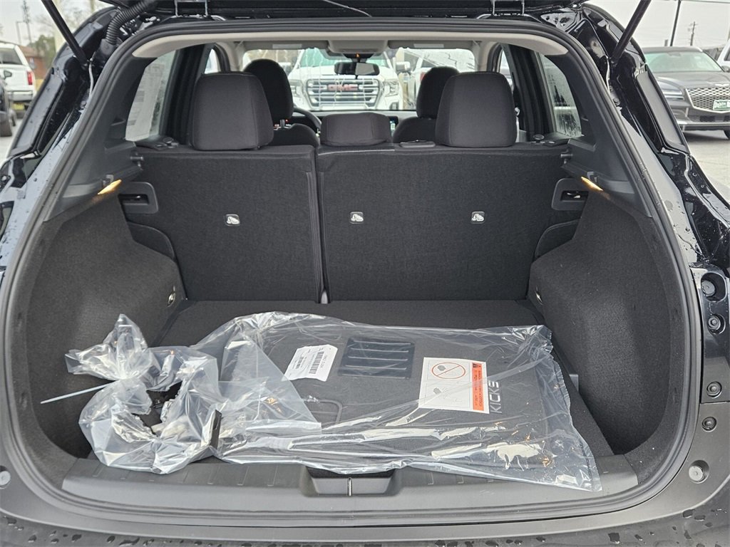 New 2026 Nissan Kicks SV image 10