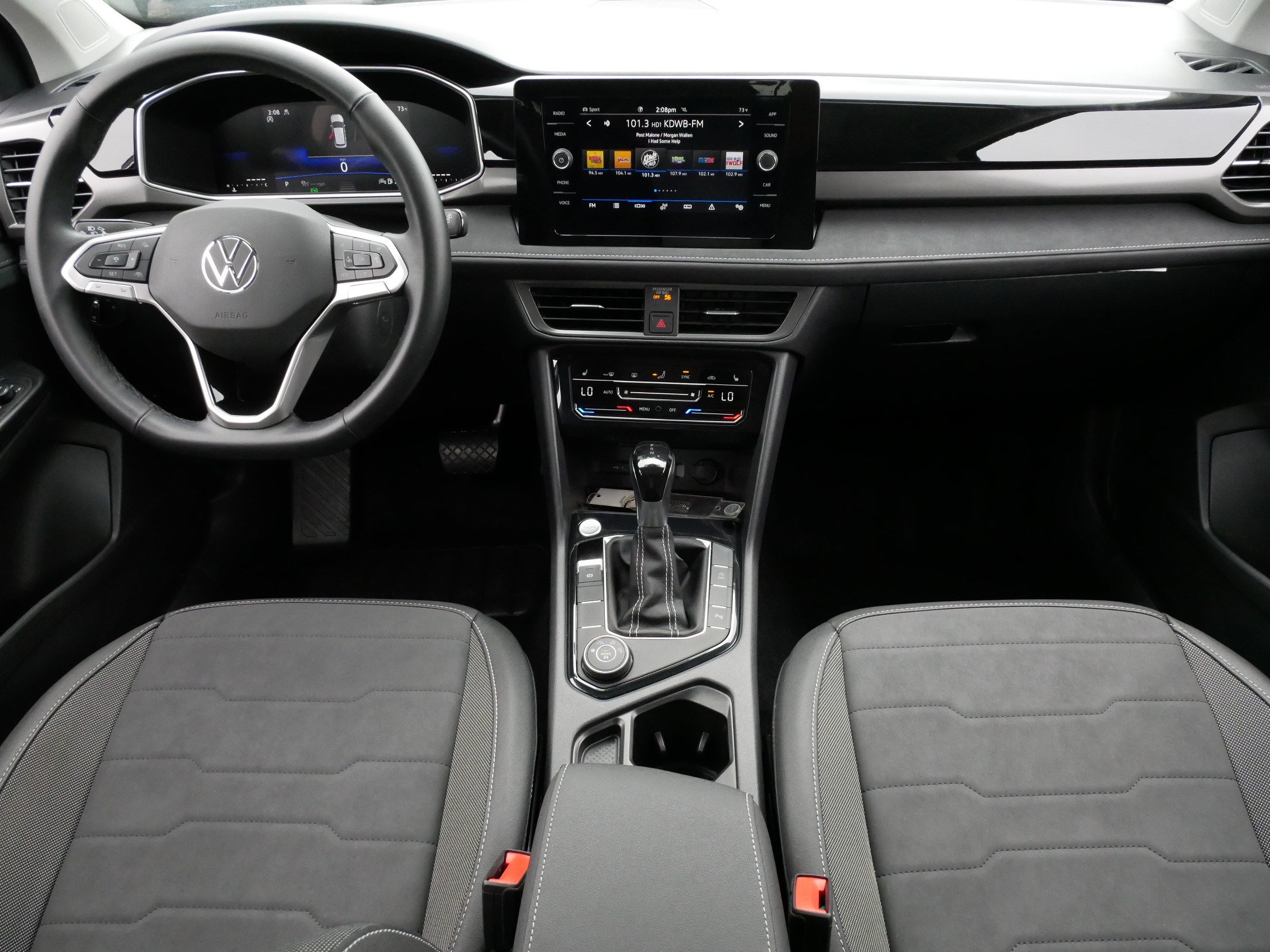 Certified 2025 Volkswagen Taos SE AWD/4WD image 10