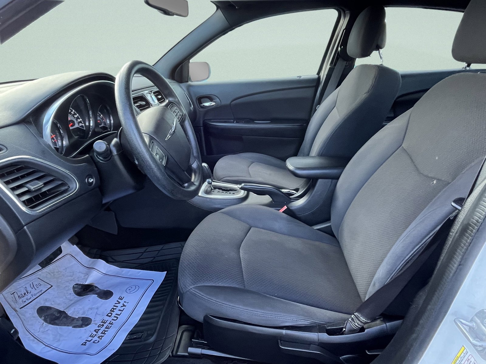 Used 2014 Chrysler 200 LX image 9