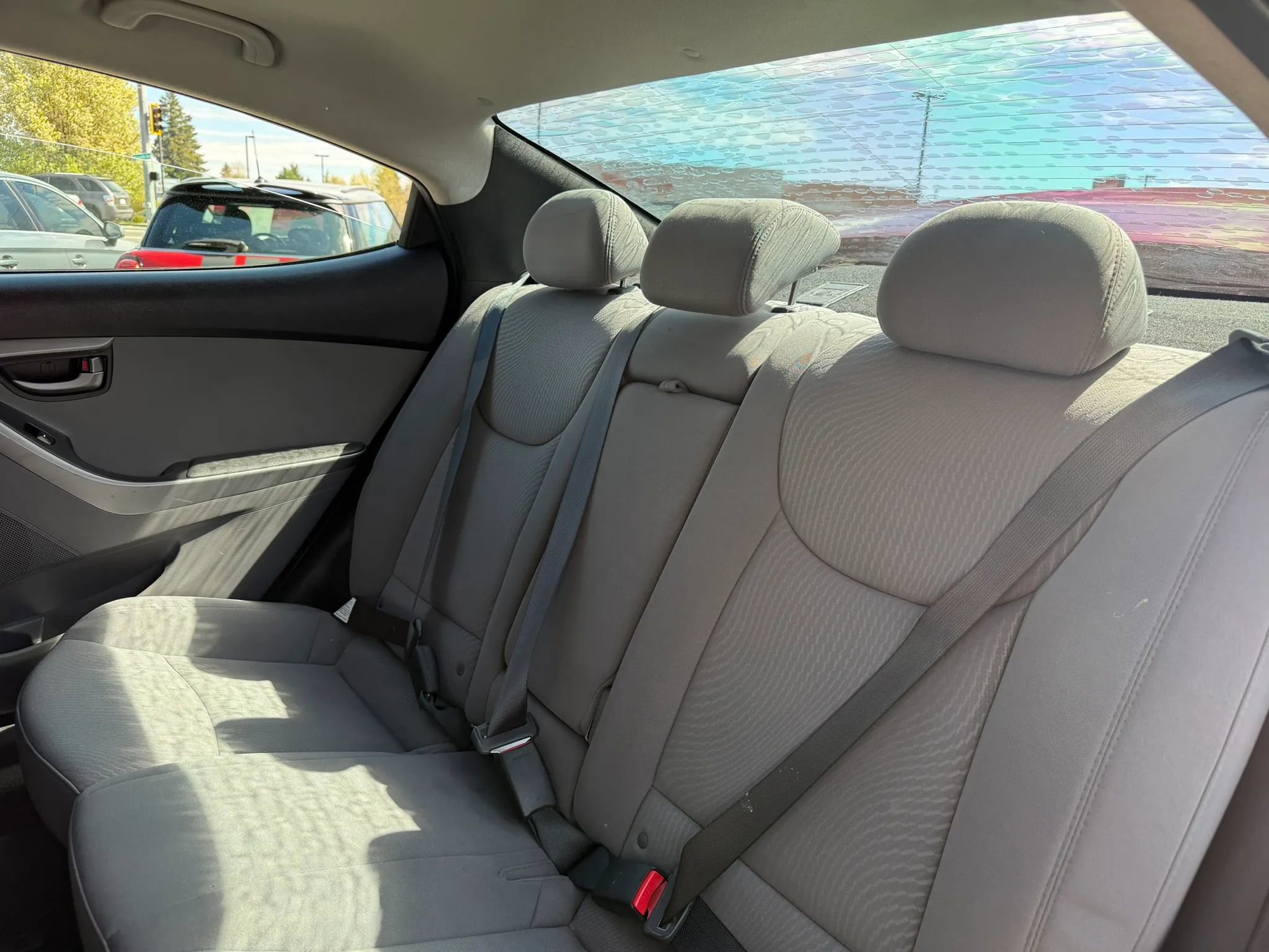 Used 2015 Hyundai Elantra SE image 16