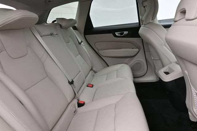 Used 2024 Volvo XC60 B5 Plus w/ Protection Package Premier AWD/4WD image 31