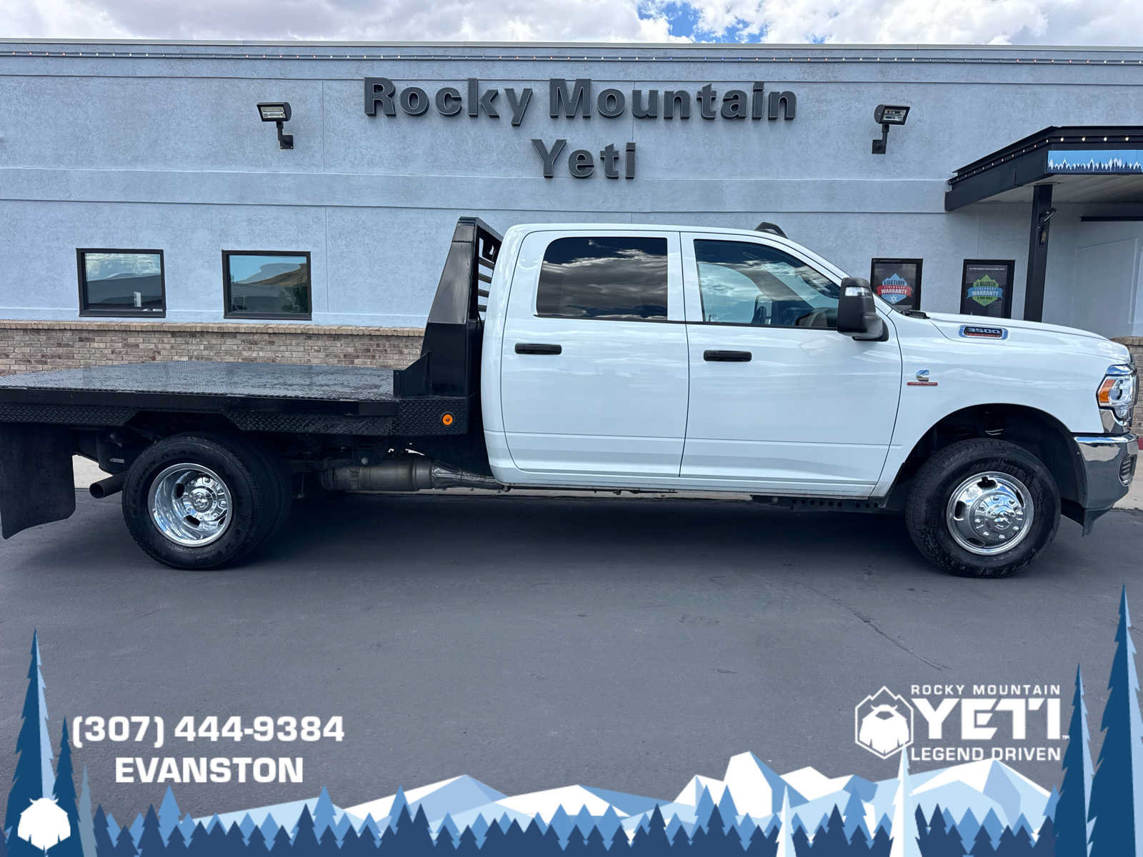 Used 2024 RAM 3500 Tradesman w/ Chrome Appearance Group AWD/4WD image 2