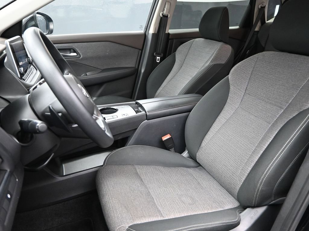 Used 2023 Nissan Rogue SV image 15