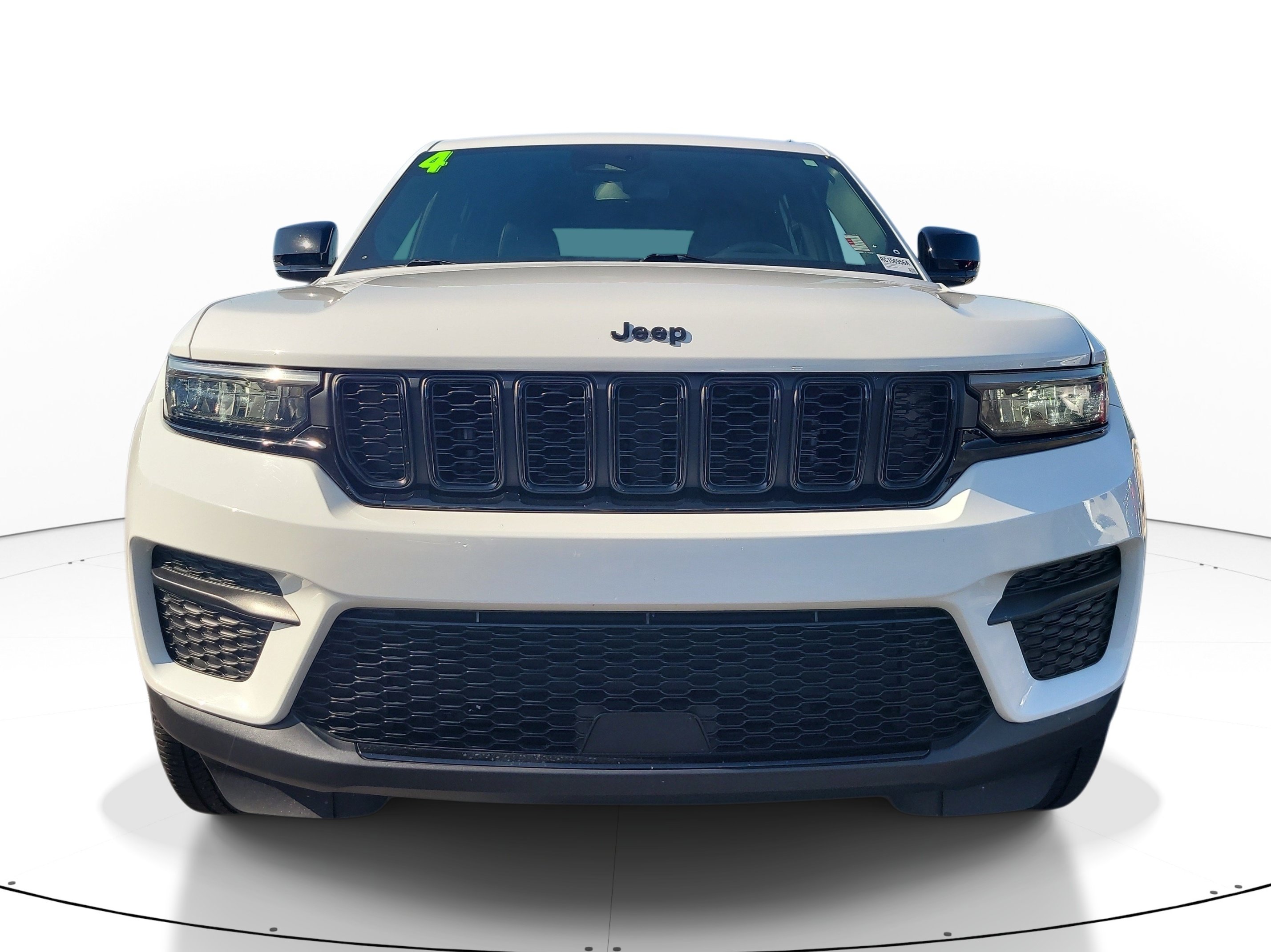 Used 2024 Jeep Grand Cherokee Altitude RWD image 2