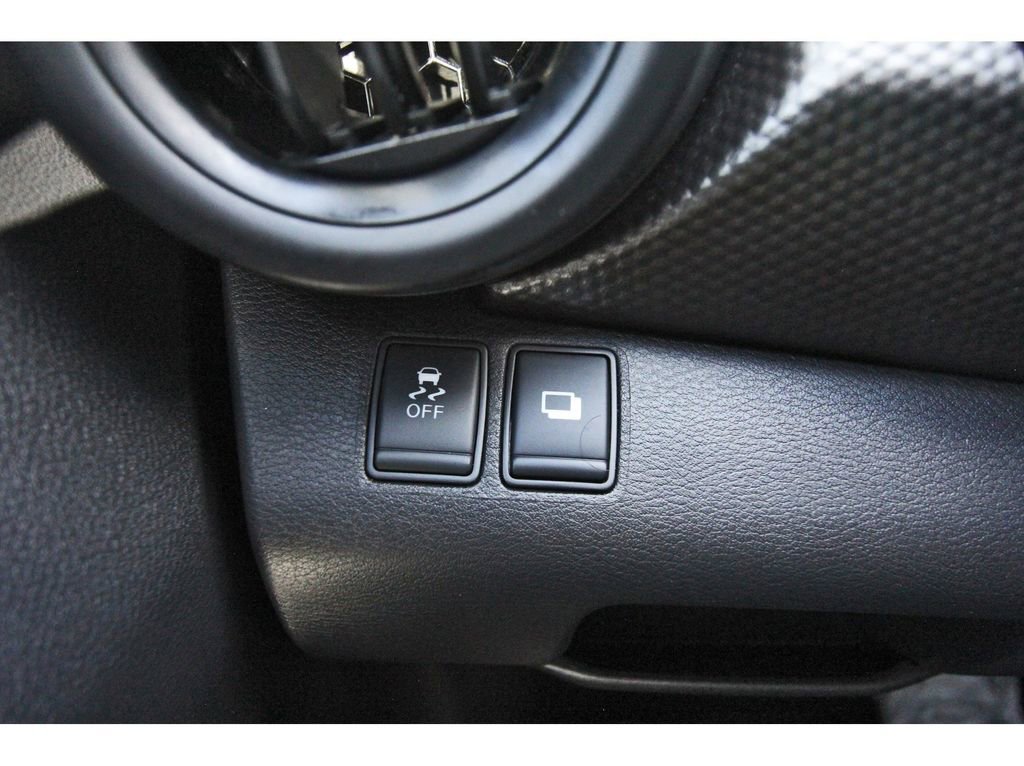 Used 2019 Nissan Kicks S image 23