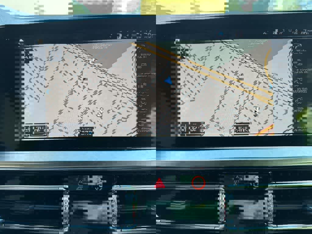 Used 2021 BMW 330e xDrive w/ Premium Package image 34