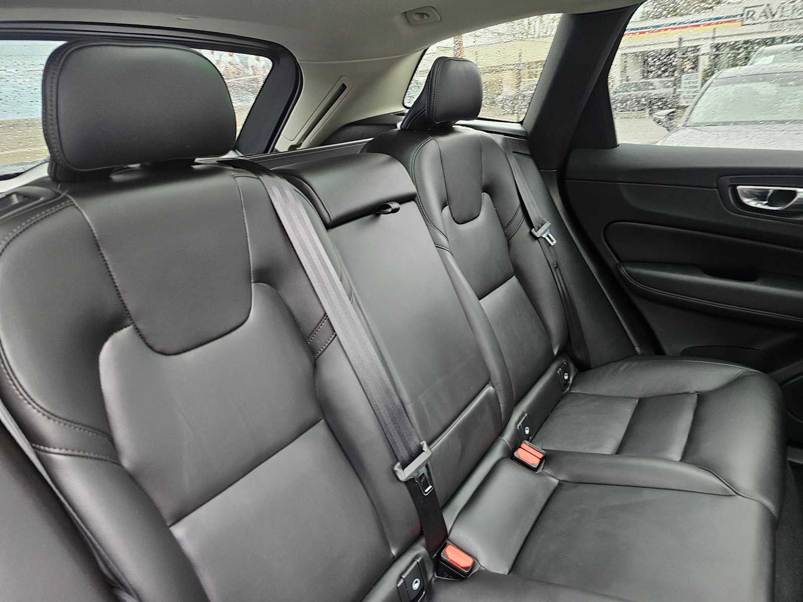 Certified 2025 Volvo XC60 B5 Core w/ Protection Package Premier image 14