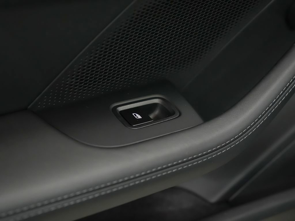 New 2026 Porsche Taycan image 17