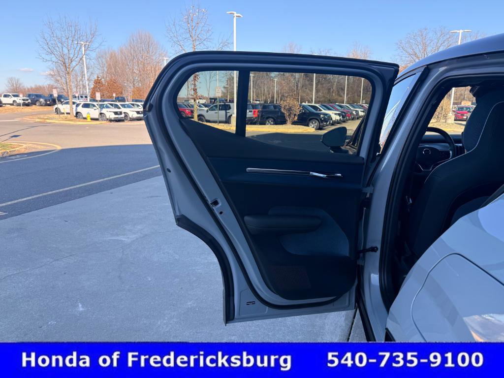 Used 2025 Volvo EX30 Ultra image 17