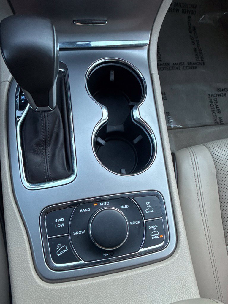 Used 2019 Jeep Grand Cherokee Overland AWD/4WD image 22