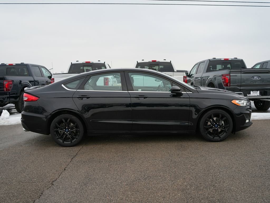 Used 2019 Ford Fusion SE w/ Equipment Group 151A image 4