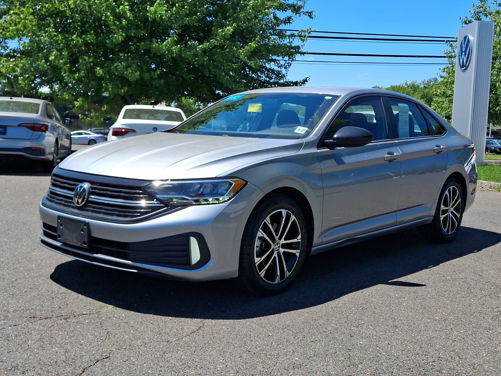 Certified 2022 Volkswagen Jetta Sport FWD image 3