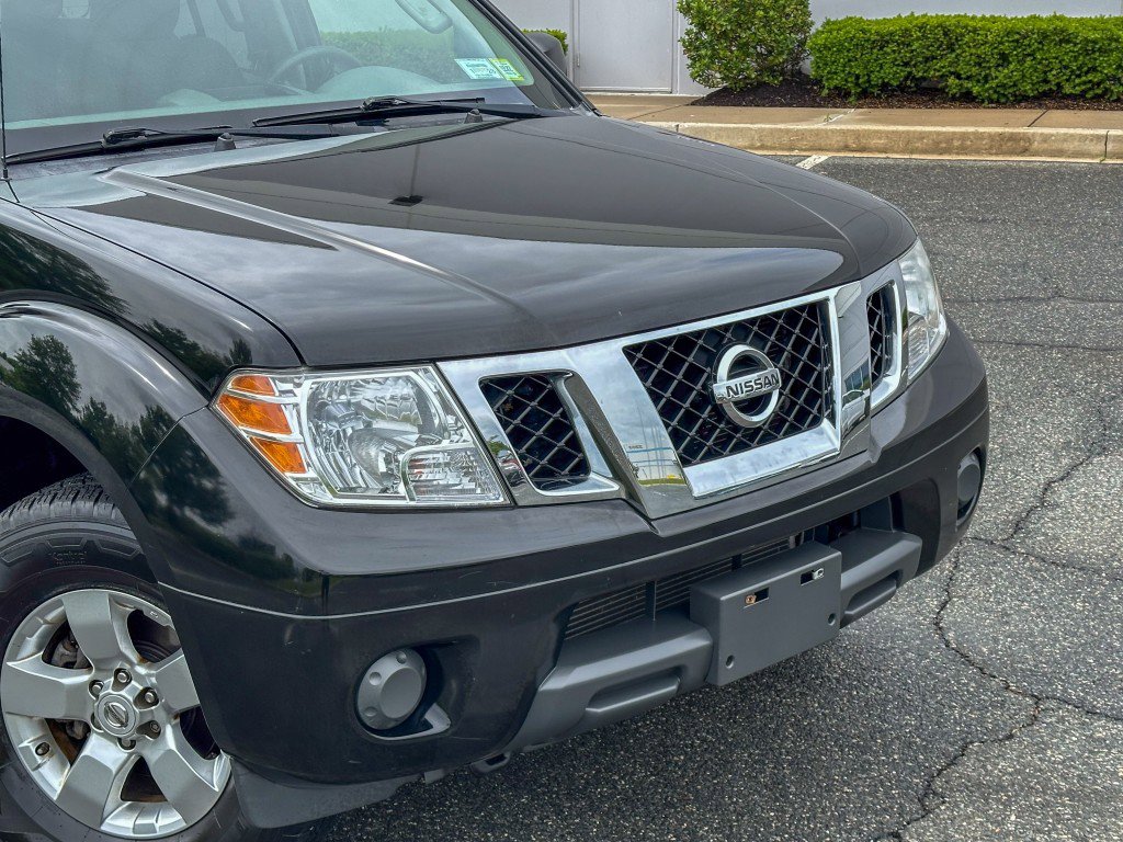 Used 2012 Nissan Frontier SV w/ SV Premium Utility Pkg AWD/4WD image 8