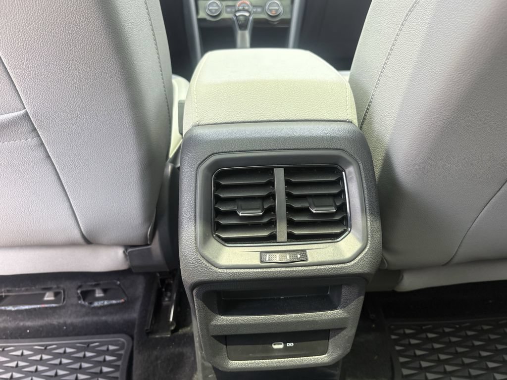Used 2024 Volkswagen Taos SE FWD image 26