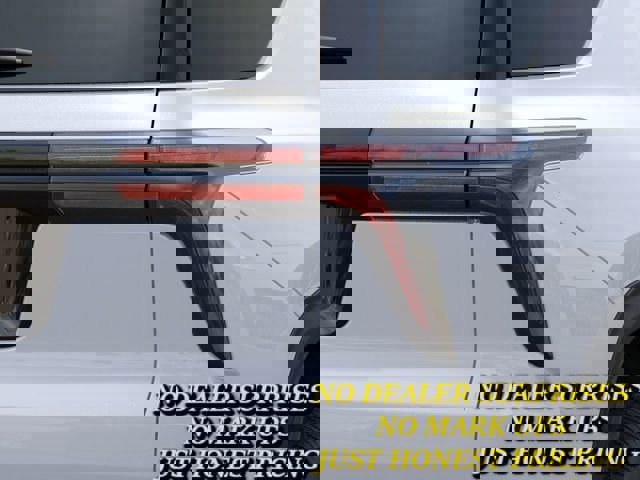 New 2026 Chevrolet Traverse LT w/ Driver Confidence Package image 11