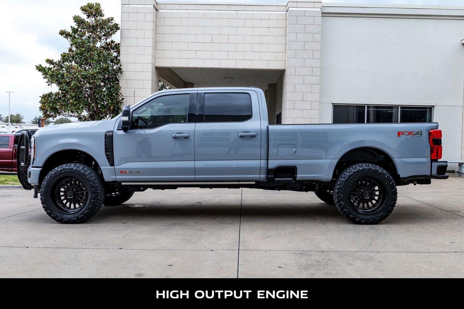 Used 2025 Ford F350 Platinum AWD/4WD image 6