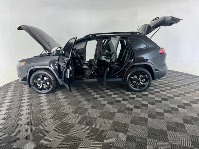 Used 2021 Jeep Cherokee Latitude Plus w/ Sun & Sound Group AWD/4WD image 11