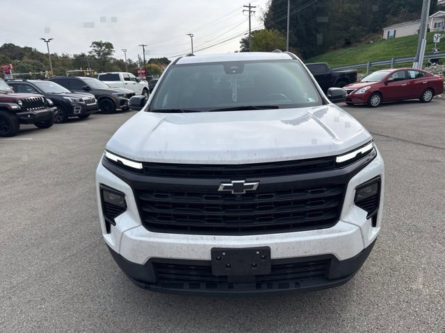 Used 2025 Chevrolet Traverse LT w/ Midnight/Sport Edition AWD/4WD image 2